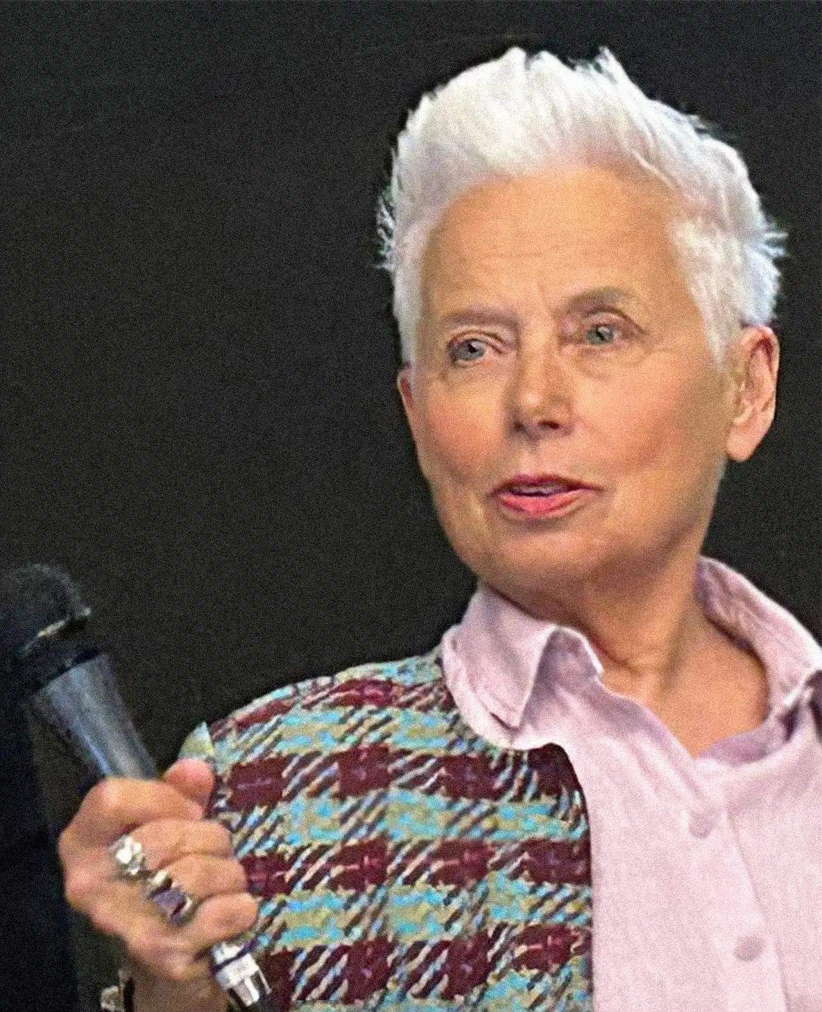 Sur l'oeuvre d'H�l�ne Sanguinetti